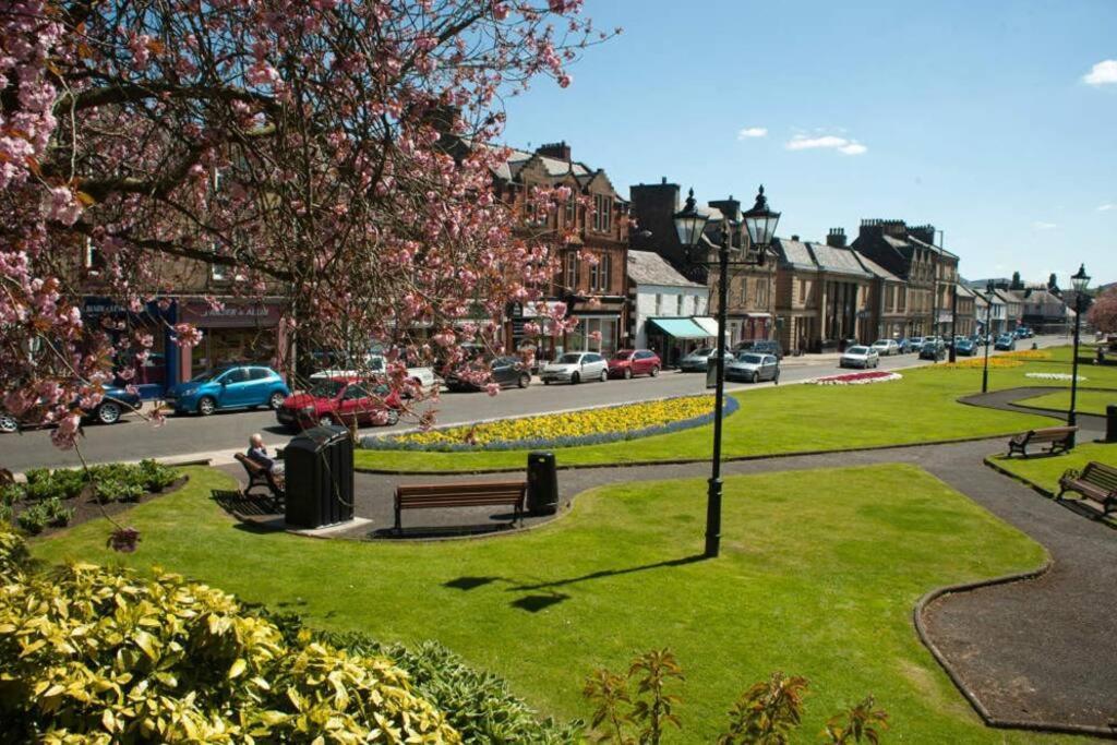 Cosy Authentic Flat In The Heart Of Galashiels Exterior photo